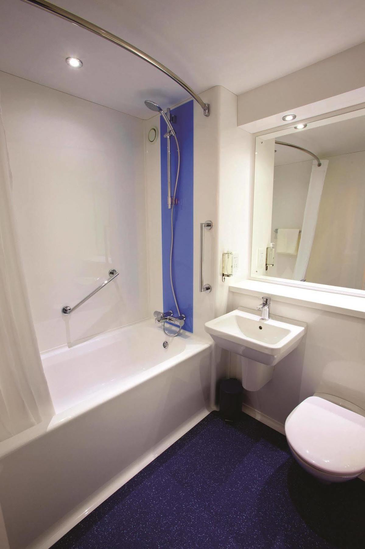 Travelodge Farringdon Londra Exterior foto